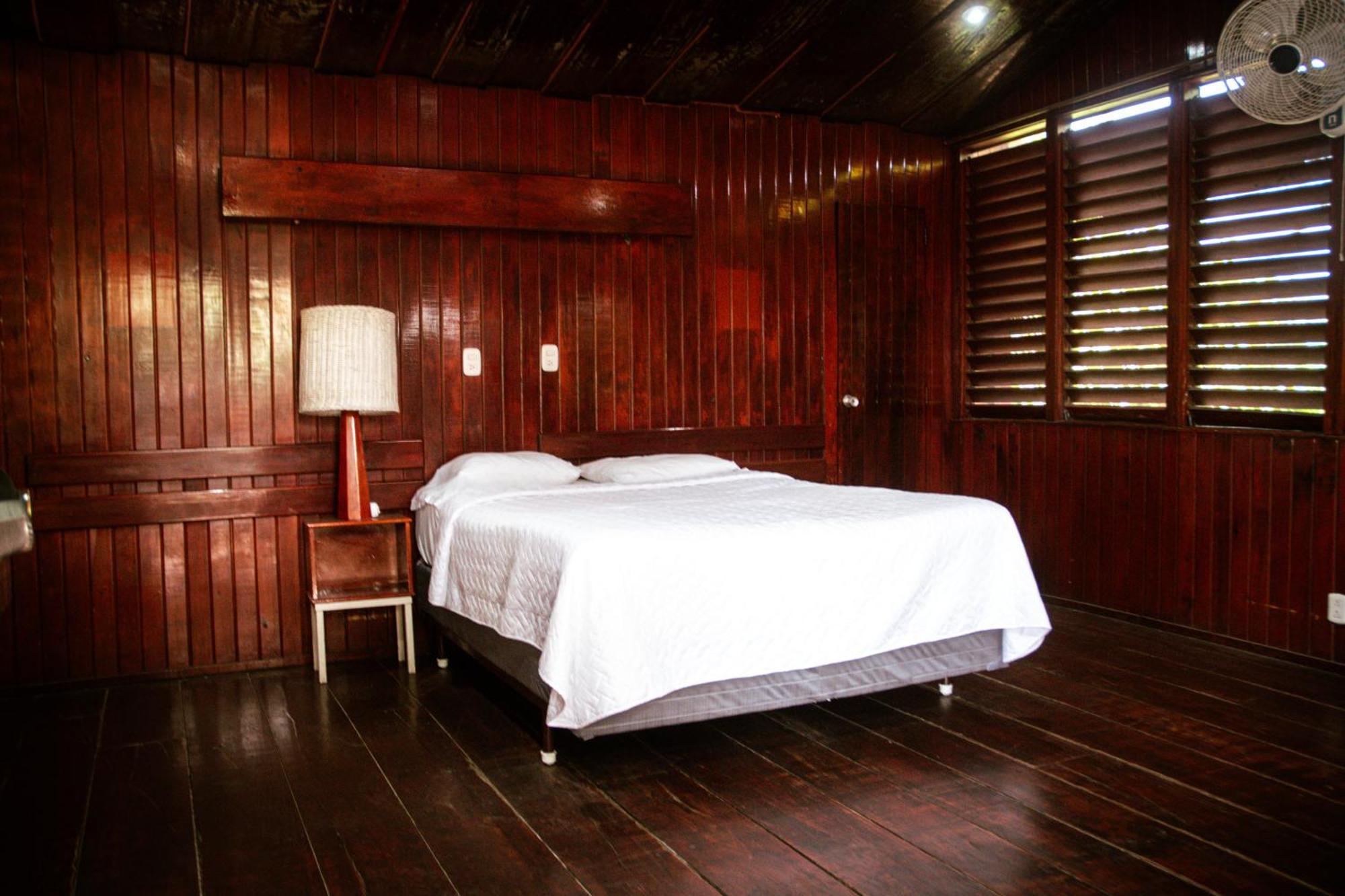 Hotel La Colonia Retalhuleu Ngoại thất bức ảnh