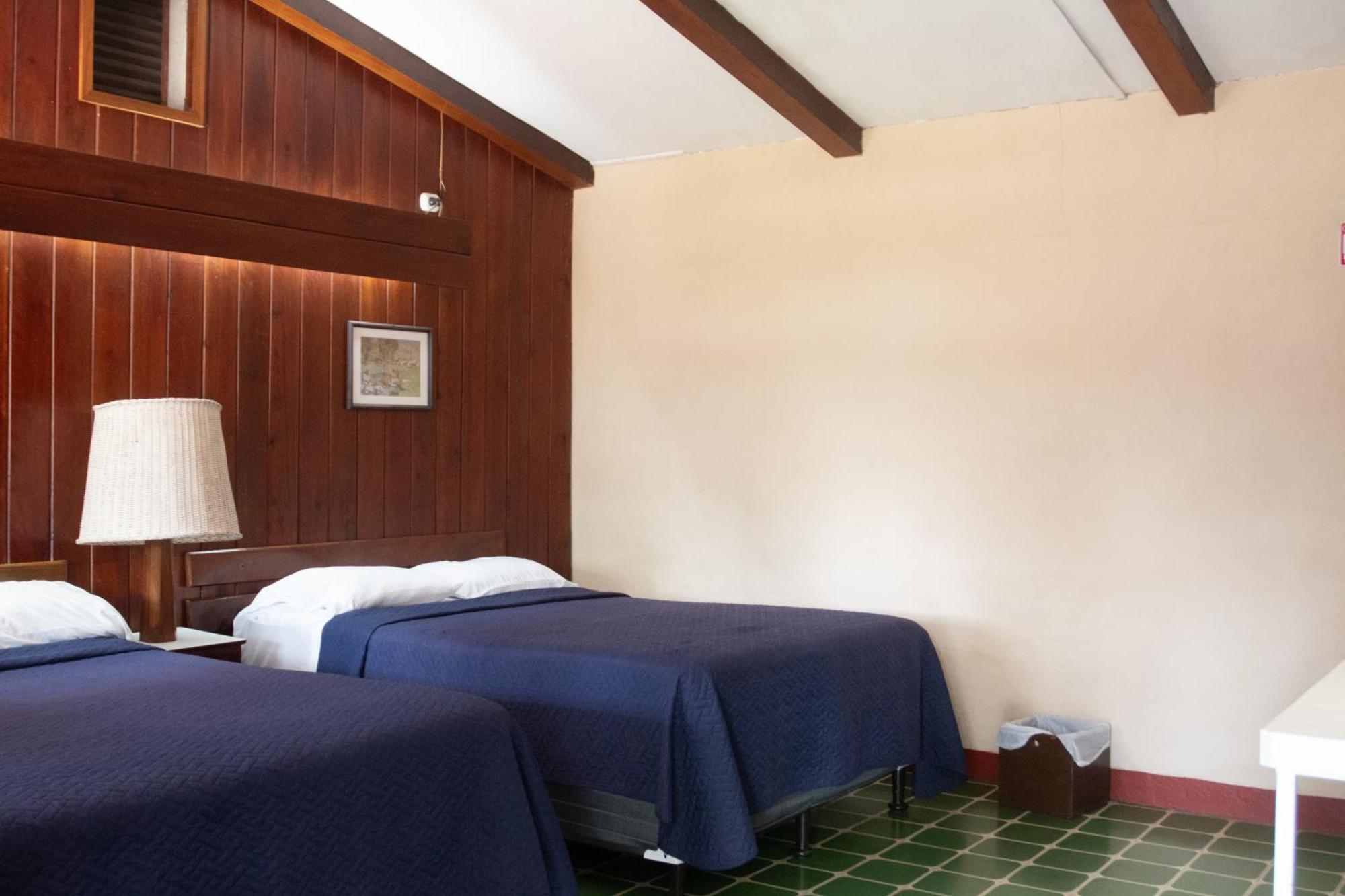Hotel La Colonia Retalhuleu Ngoại thất bức ảnh